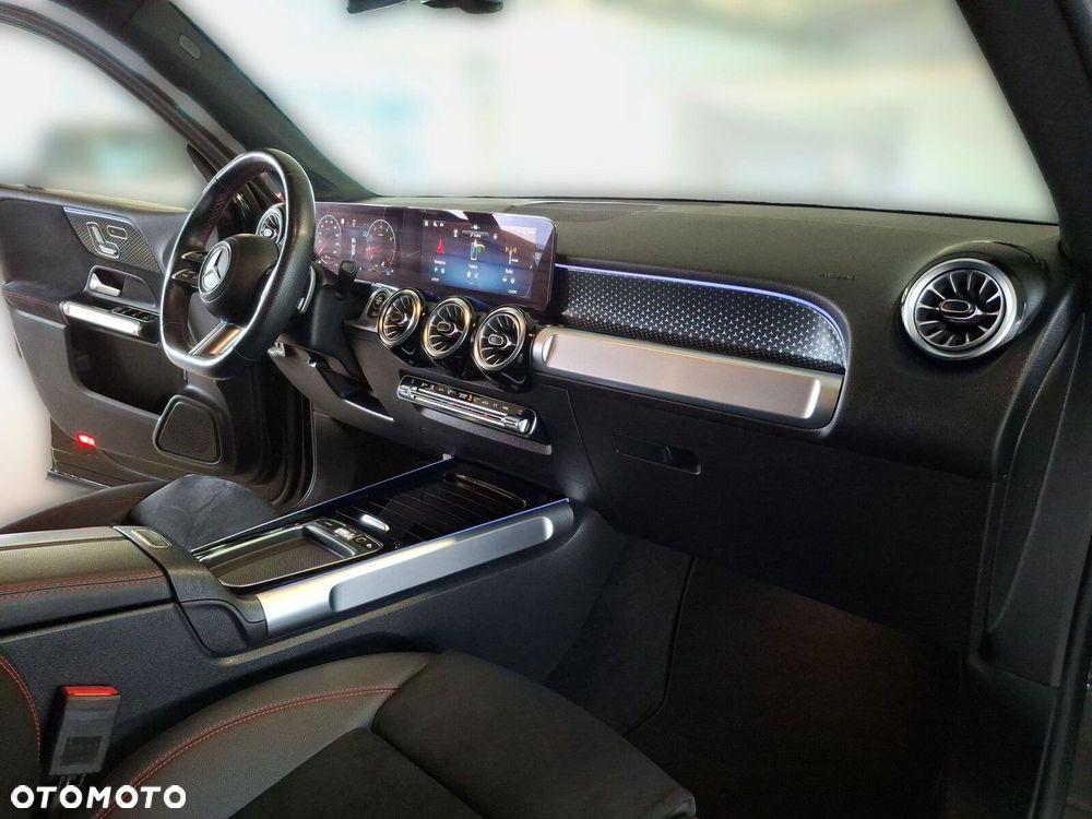 Mercedes-Benz GLB 200 AMG Line 7G-DCT - 17
