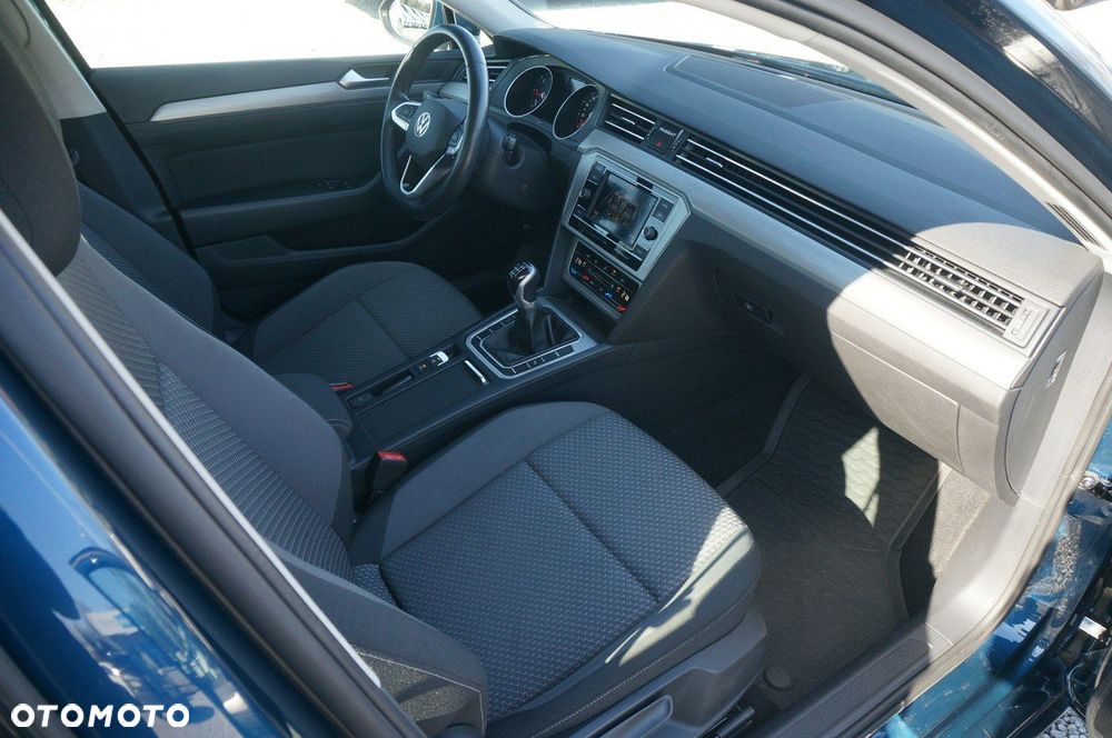 Volkswagen Passat Variant 2.0 TDI EVO Essence - 27