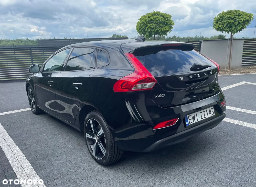 Volvo V40 T2 Geartronic Summum - 4