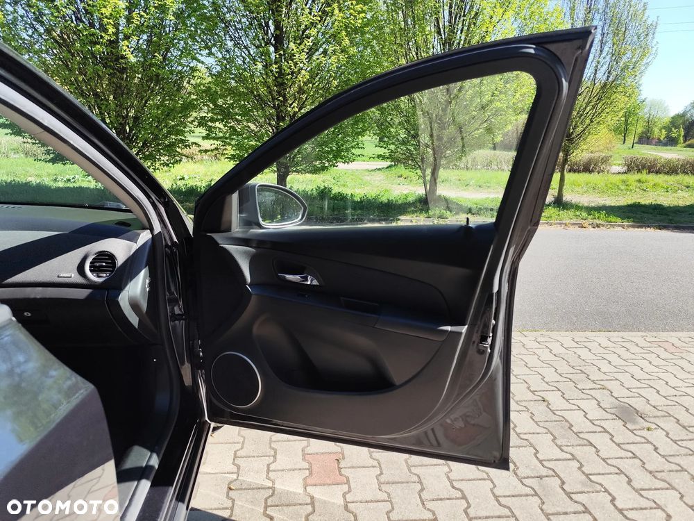 Chevrolet Cruze 1.8 LT - 28