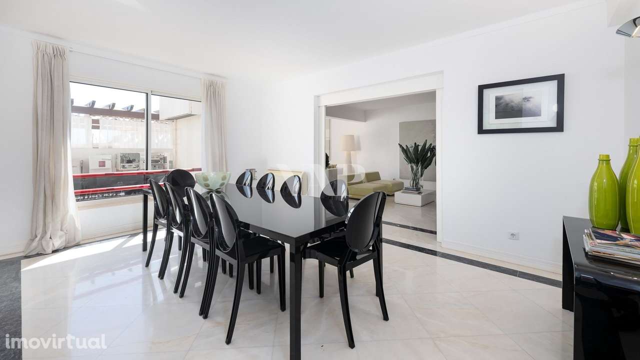 Apartamento T3+1 com Vista para a Marina de Vilamoura - Grande imagem: 4/35