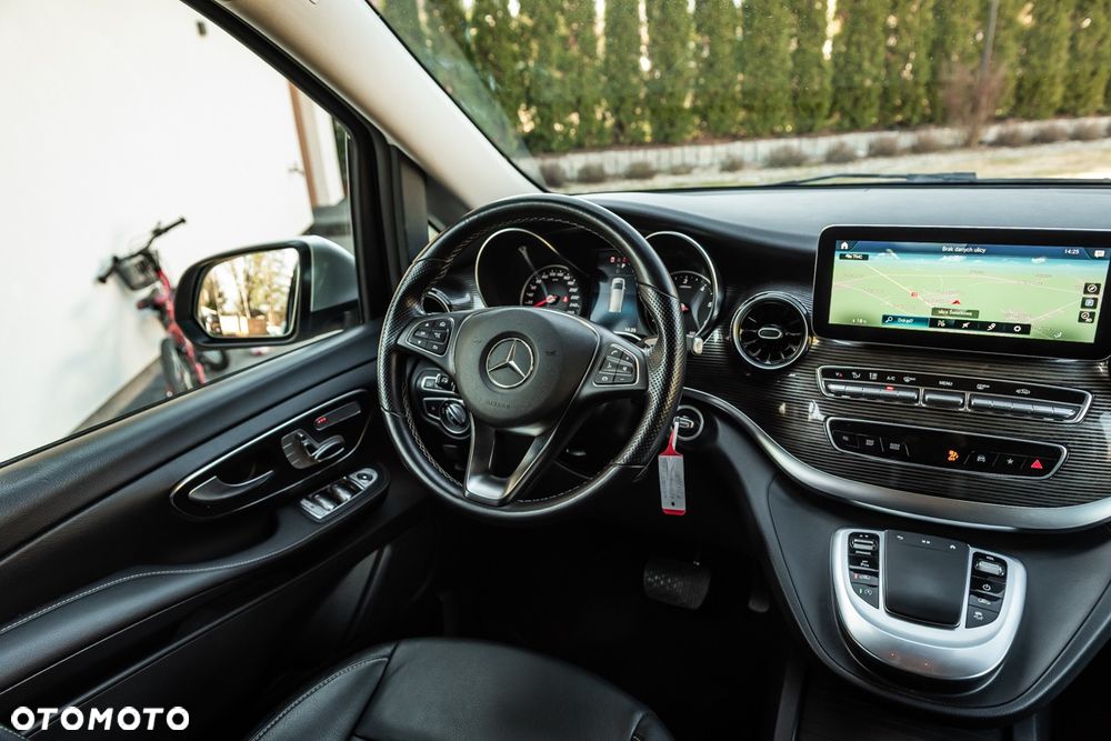 Mercedes-Benz Klasa V 300 d lang 4Matic 9G-TRONIC Exclusive Edition - 16