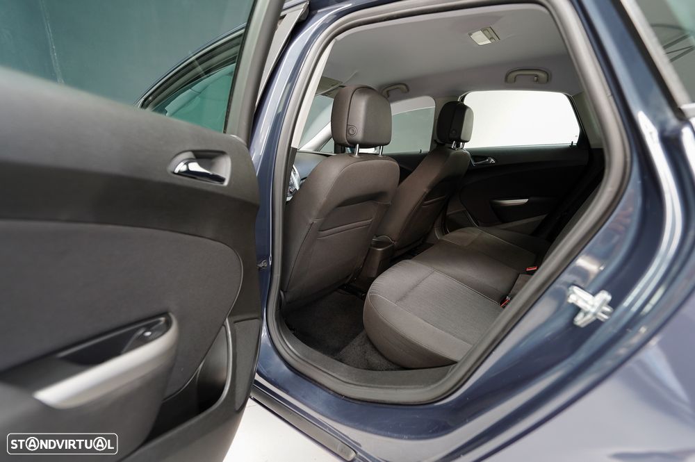 Opel Astra 1.4 Cosmo S/S - 25