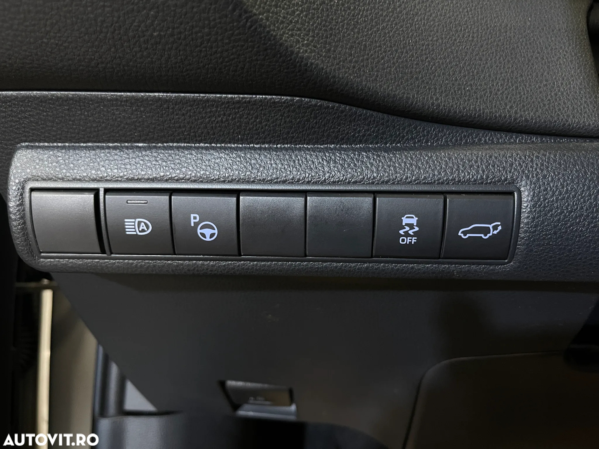 Toyota Corolla 2.0 Hybrid Lounge - 21