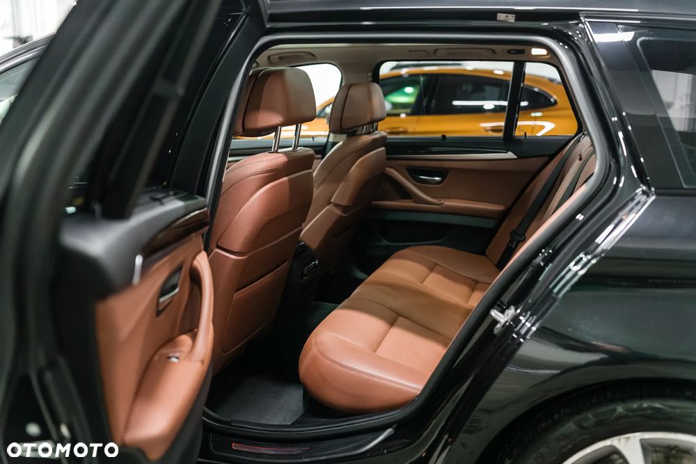 BMW Seria 5 535d xDrive Luxury Line - 16