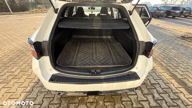 Suzuki Swace 1.8 Hybrid Premium Plus CVT - 6