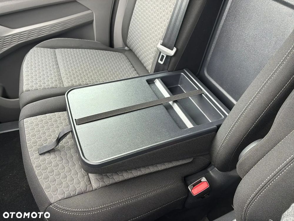 Volkswagen Caravelle - 14