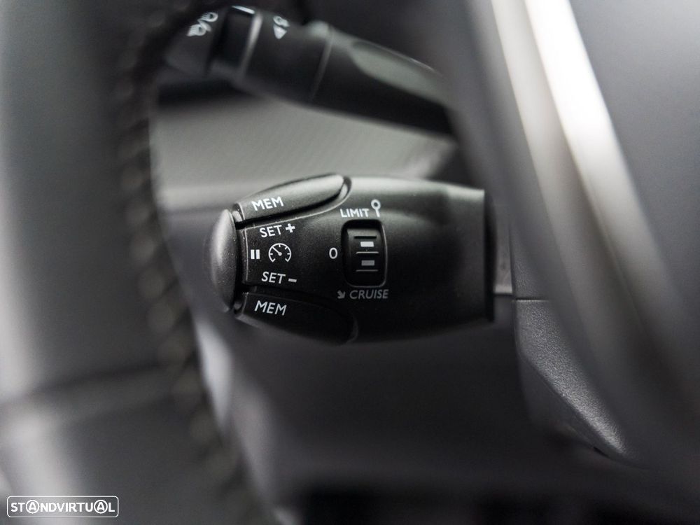 Peugeot 208 1.2 PureTech Active Pack - 17