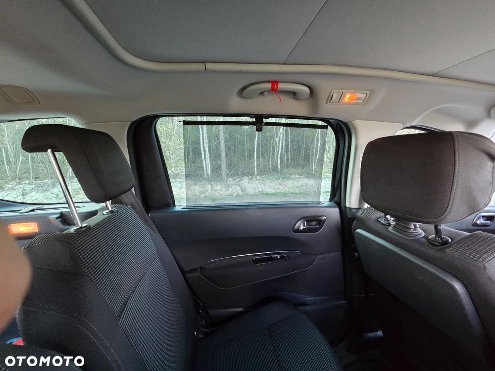 Peugeot 5008 1.6 THP Active 7os - 25