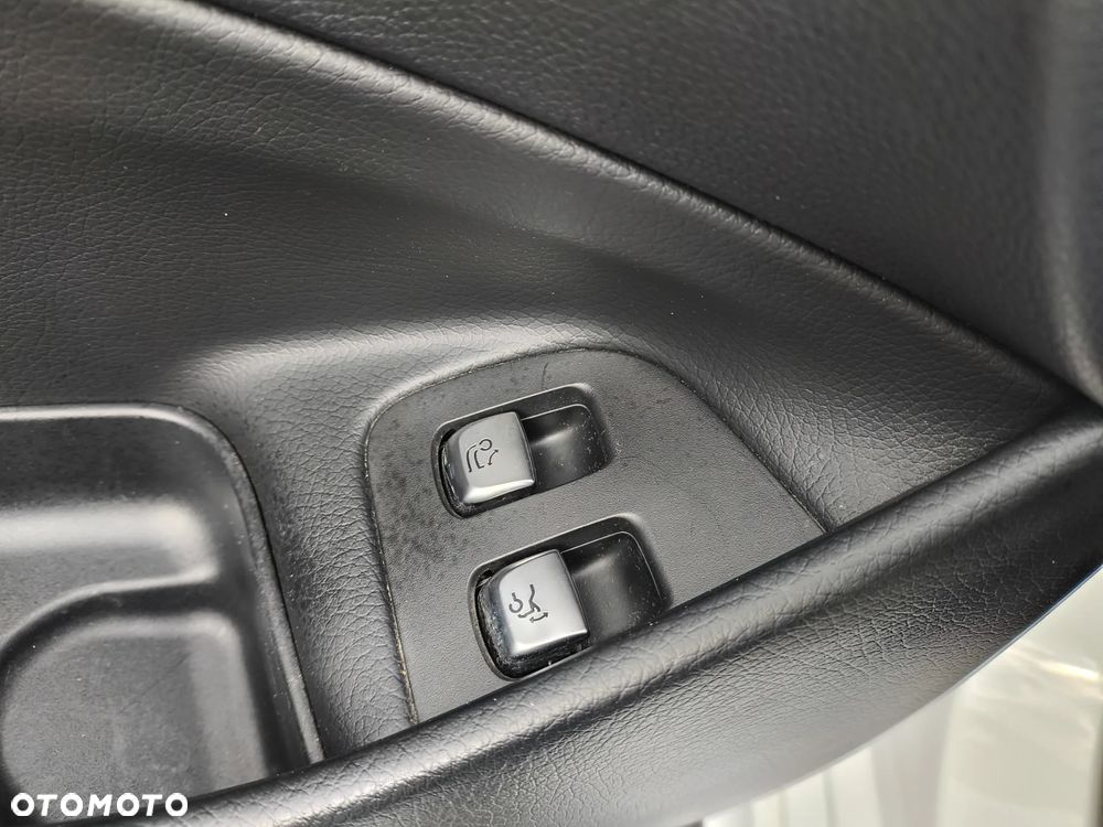Mercedes-Benz Klasa E 400 d 4-Matic 9G-TRONIC - 23