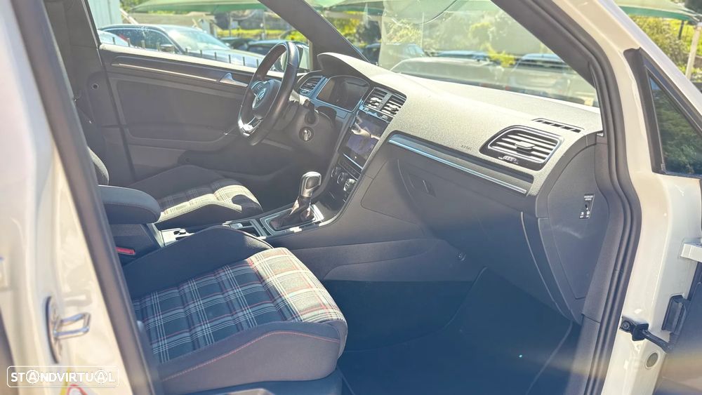 VW Golf 2.0 TSI GTI DSG Performance - 30