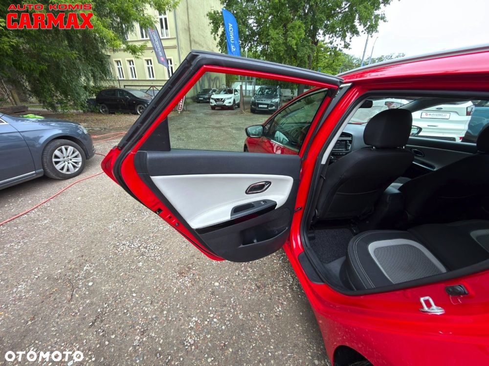 Kia Ceed - 13