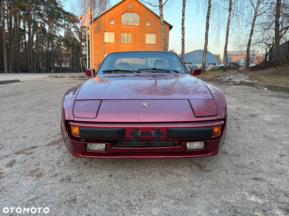 Porsche 944 - 6