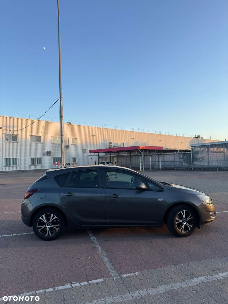 Opel Astra 1.7 CDTI - 10