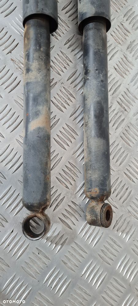 Nissan Terrano II Amortyzatory Przód Tył - 3