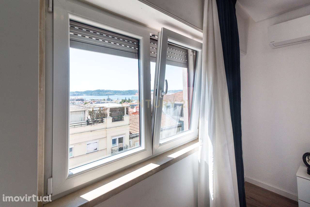 T3 Renovado | 1 BOX | 2 Parqueamentos | Arrecadação | Vista Rio em Oei - Grande imagem: 3/54