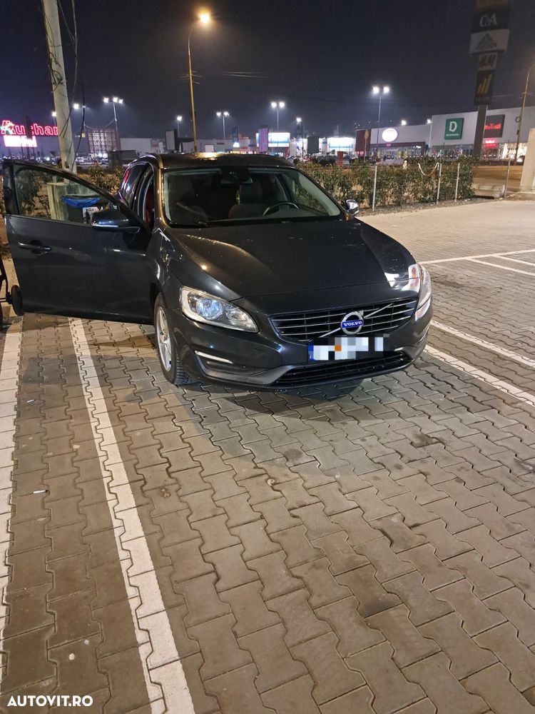 Volvo V60 DRIVe Start-Stop Momentum - 2