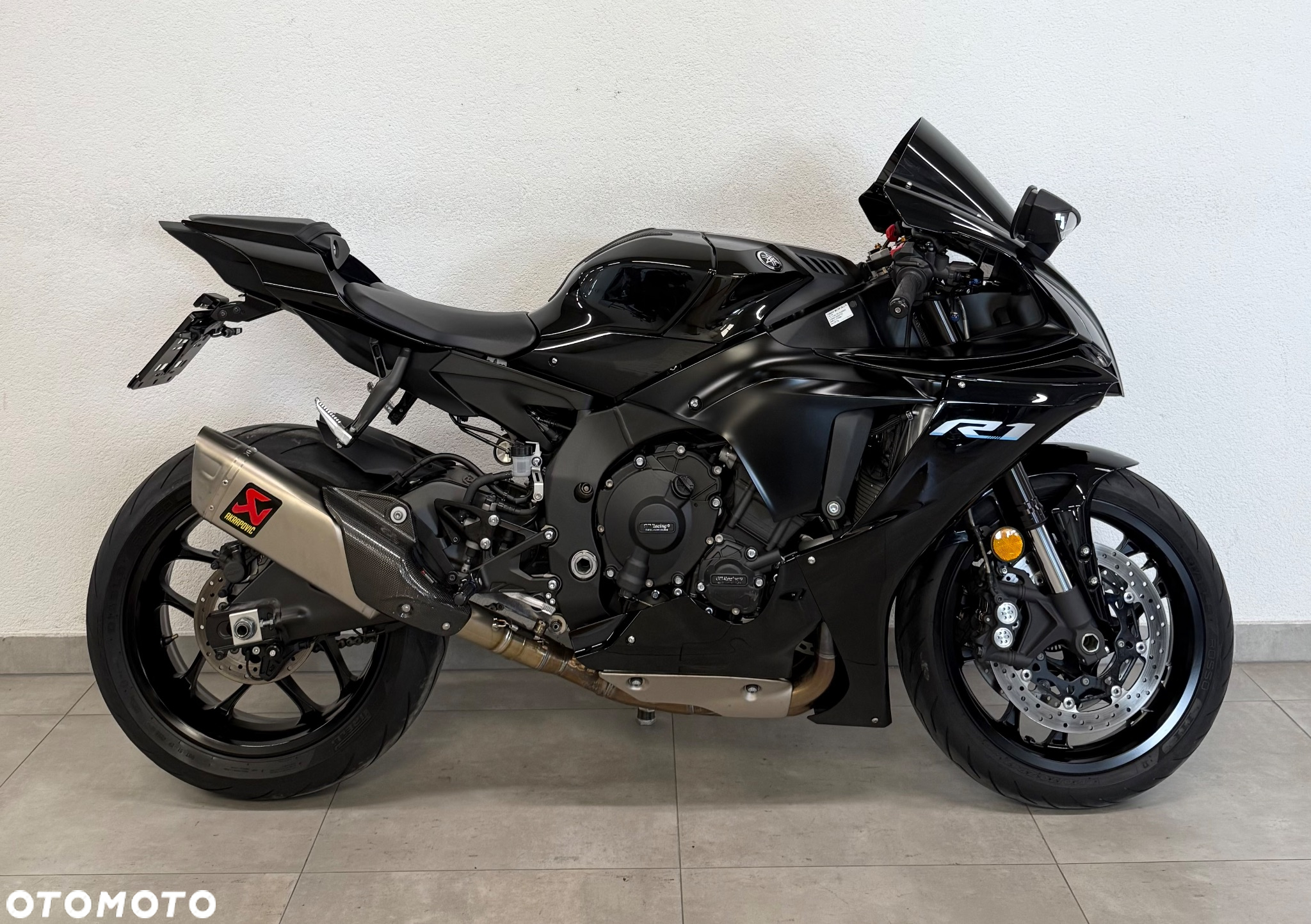 Yamaha R1 - 4