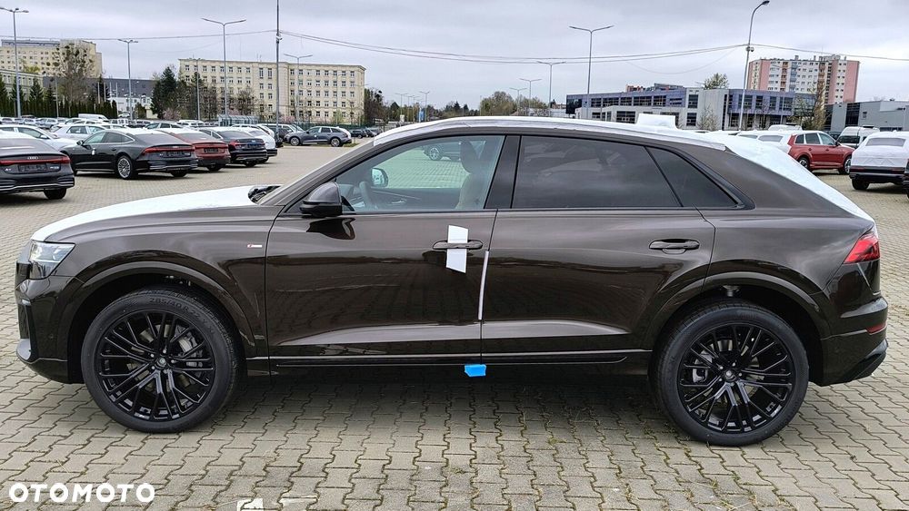 Audi Q8 - 9