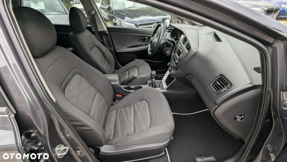 Kia Ceed 1.4 CVVT Attract - 19