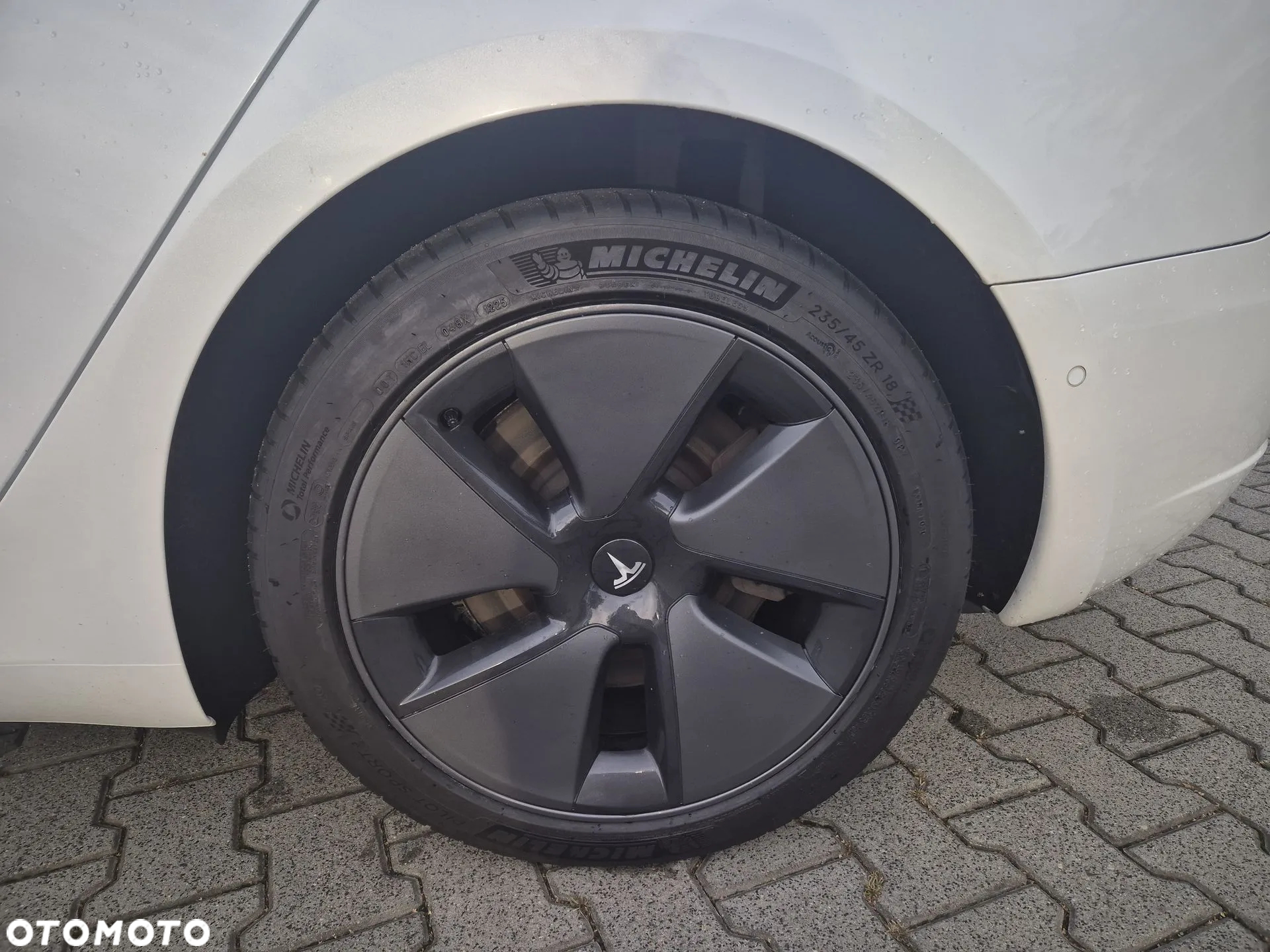 Tesla Model 3 Long Range RWD - 12