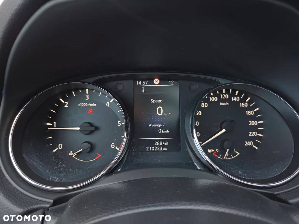 Nissan Qashqai 1.5 dCi DPF 360 - 32