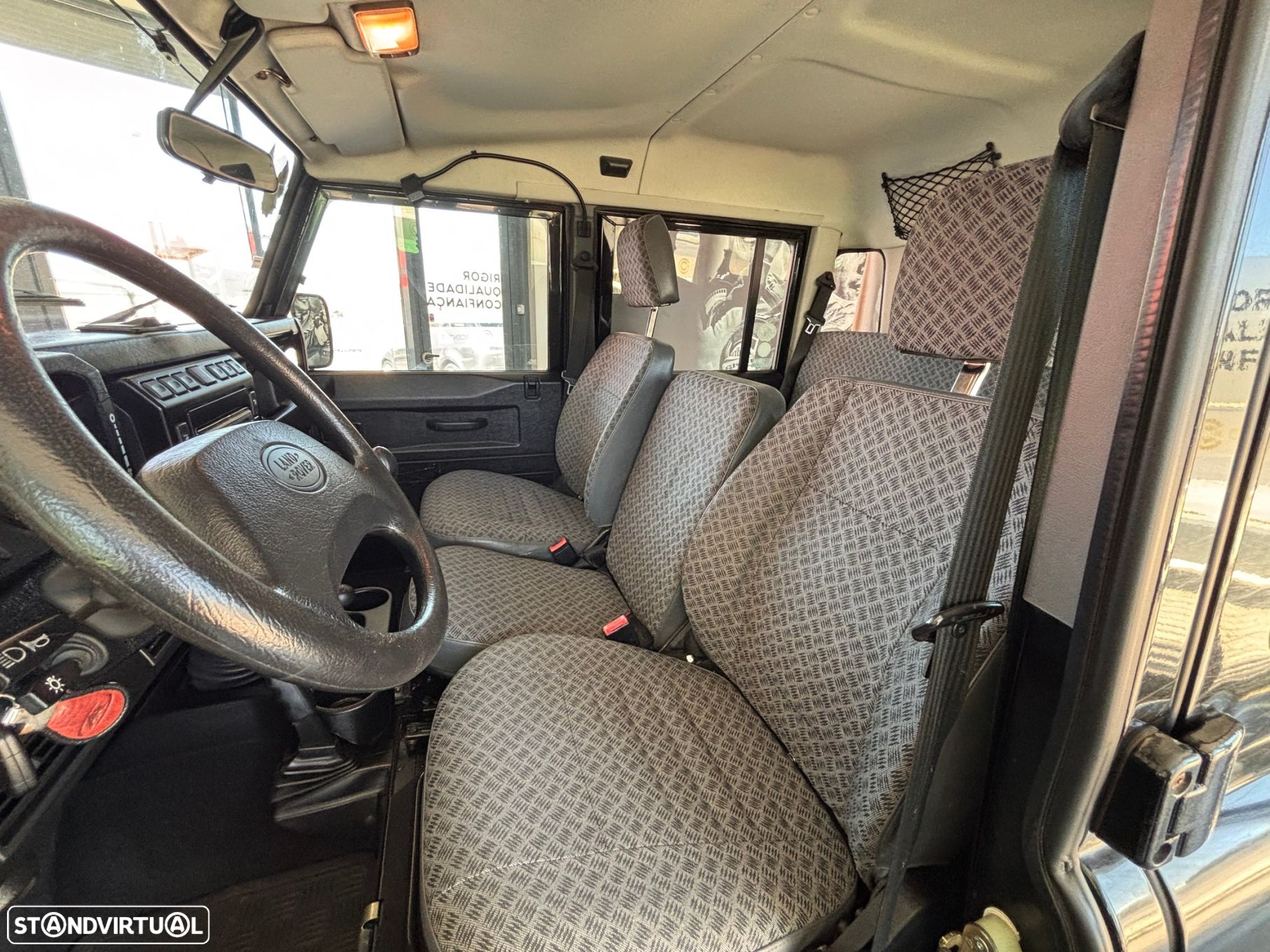 Land Rover Defender 130 CD 2.5 Td5 E - 6