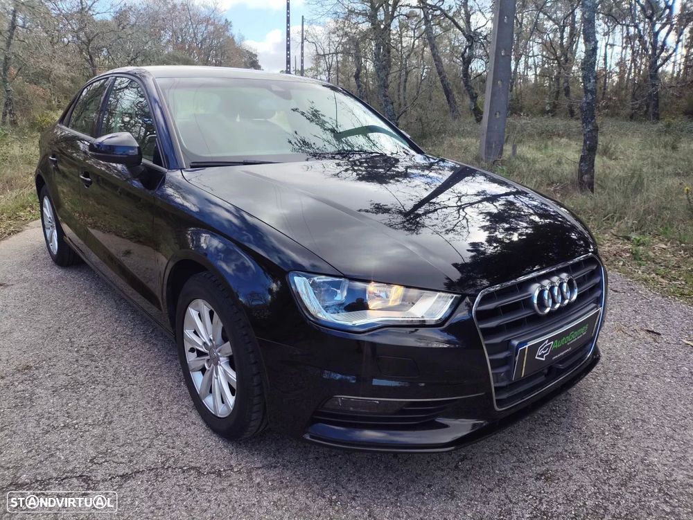 Audi A3 Limousine 1.6 TDI Business Line Attraction - 4