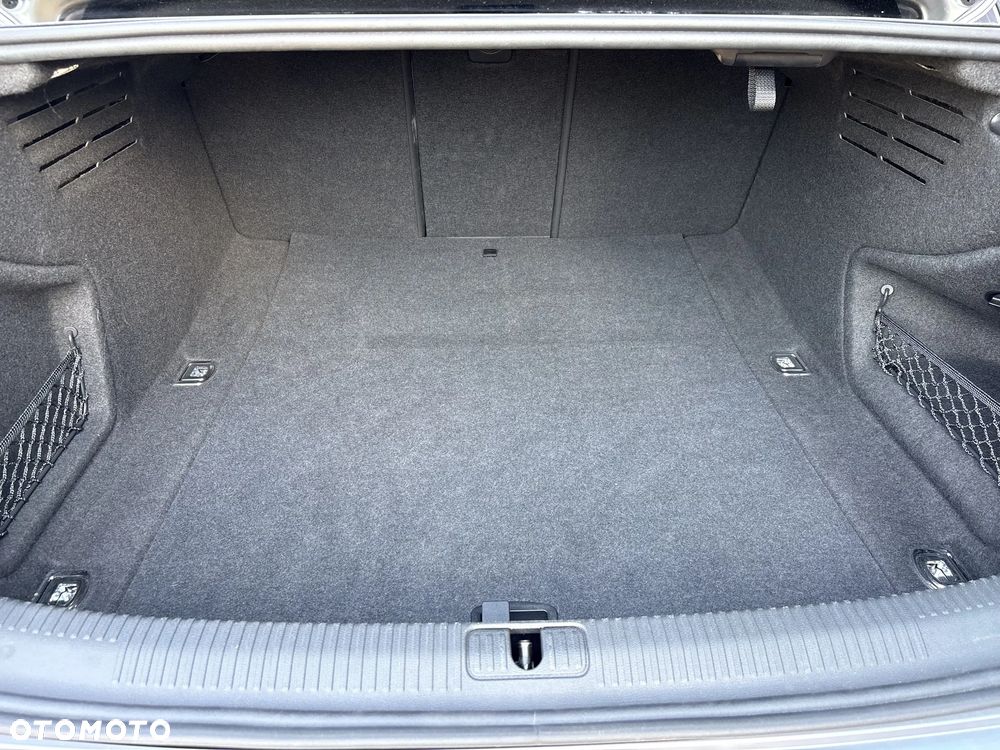 Audi A4 Limousine - 19