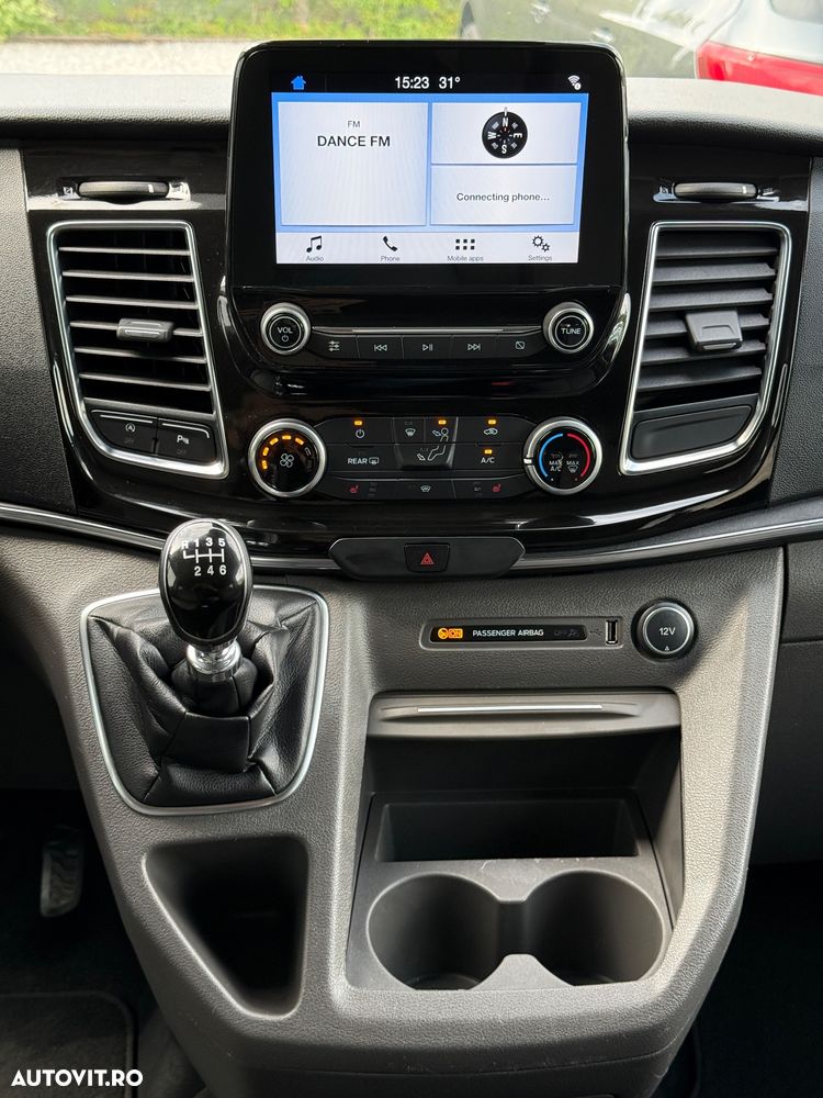 Ford Tourneo Custom - 21