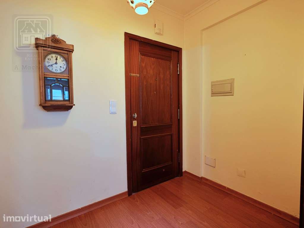VENDA de AMPLO APARTAMENTO T3 na cidade de Ponta Delgada , Ilha de ... - Grande imagem: 4/44