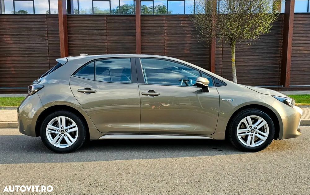 Toyota Corolla - 4