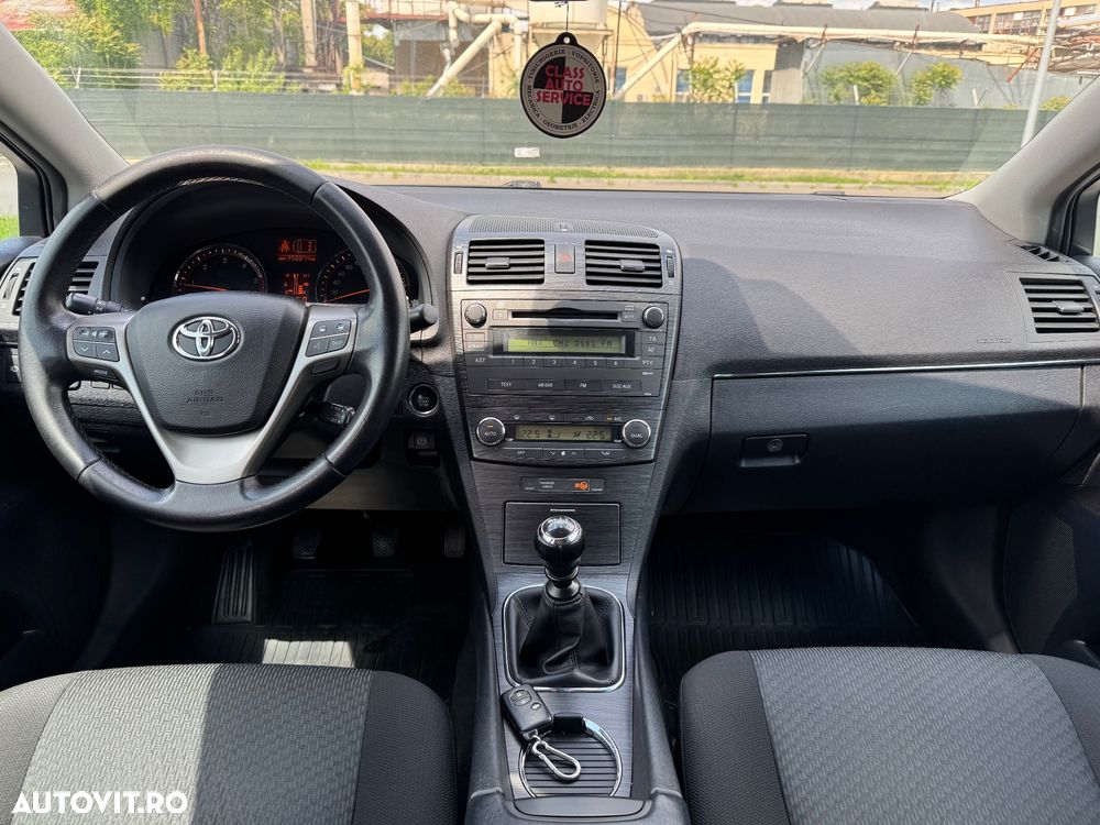 Toyota Avensis 2.0 D-4D Sedan Luna - 7