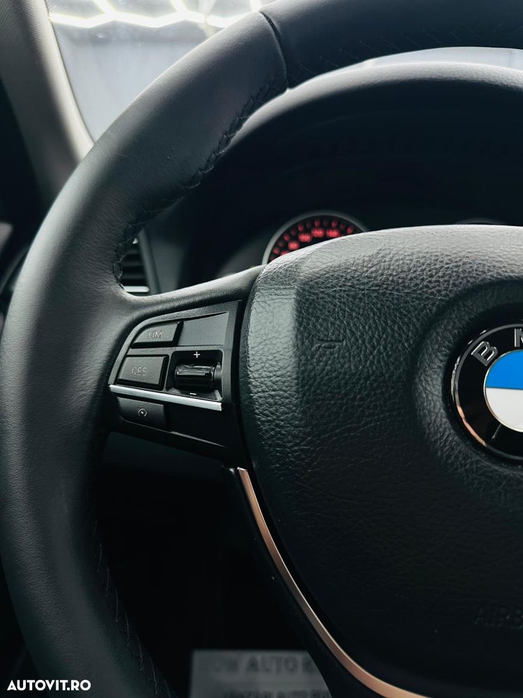 BMW Seria 5 520d Aut. Luxury Line - 30