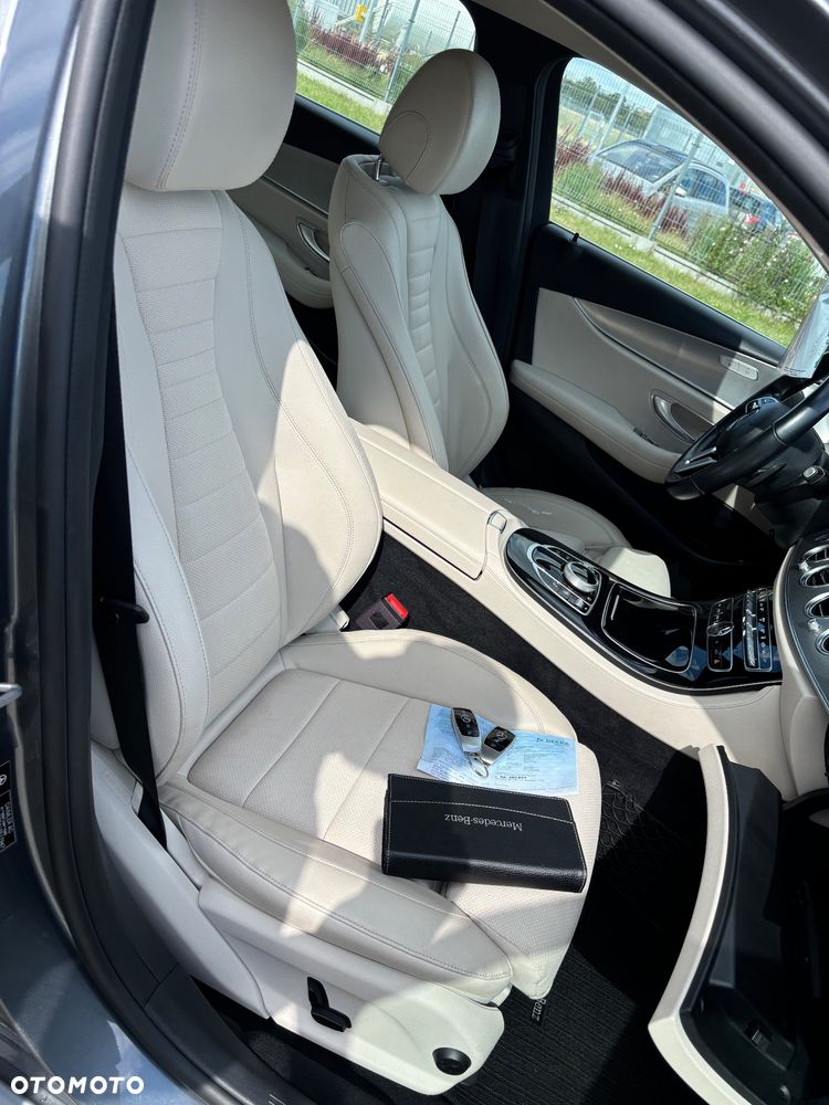 Mercedes-Benz Klasa E 220 d 9G-TRONIC Exclusive - 18
