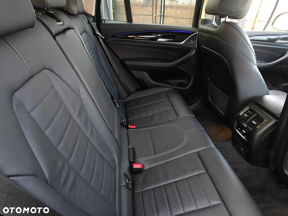 BMW X3 sDrive18d xLine - 14