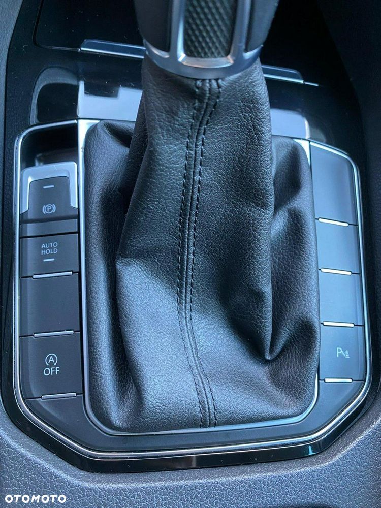 Volkswagen Touran - 14