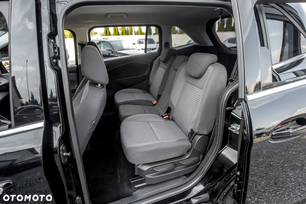 Ford Grand C-MAX - 19