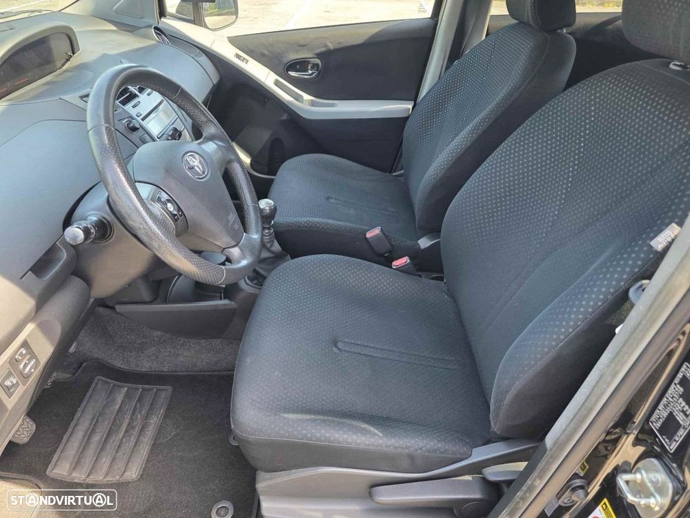 Toyota Yaris 1.4 D-4D AC - 11