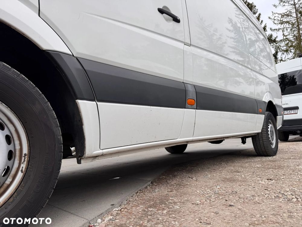 Volkswagen CRAFTER ŚREDNI PO LIFTOWY KLIMATYZACJA - 11