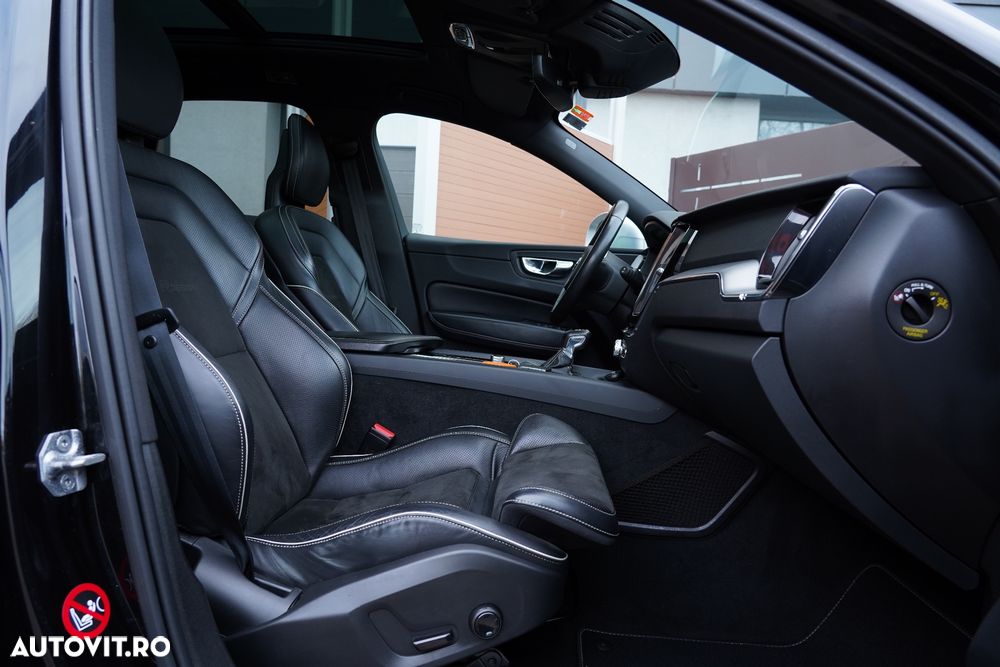 Volvo XC 60 D5 AWD Geartronic RDesign - 12