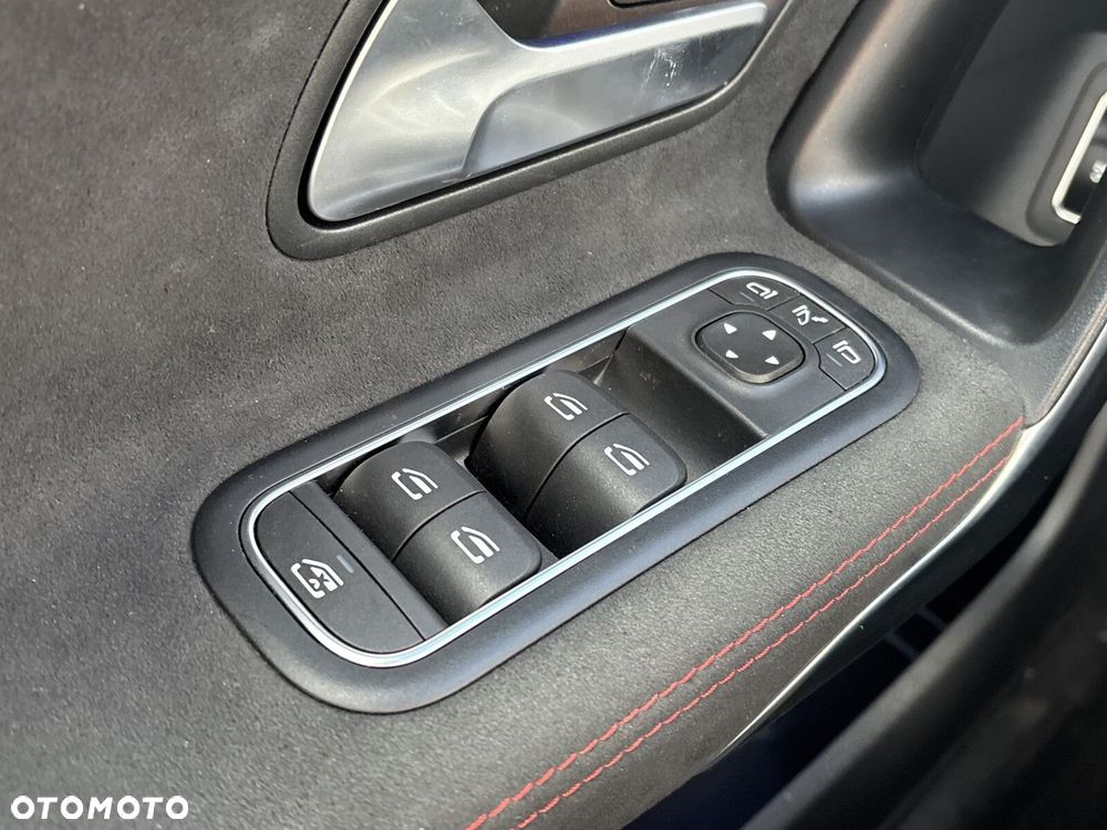 Mercedes-Benz CLA - 26