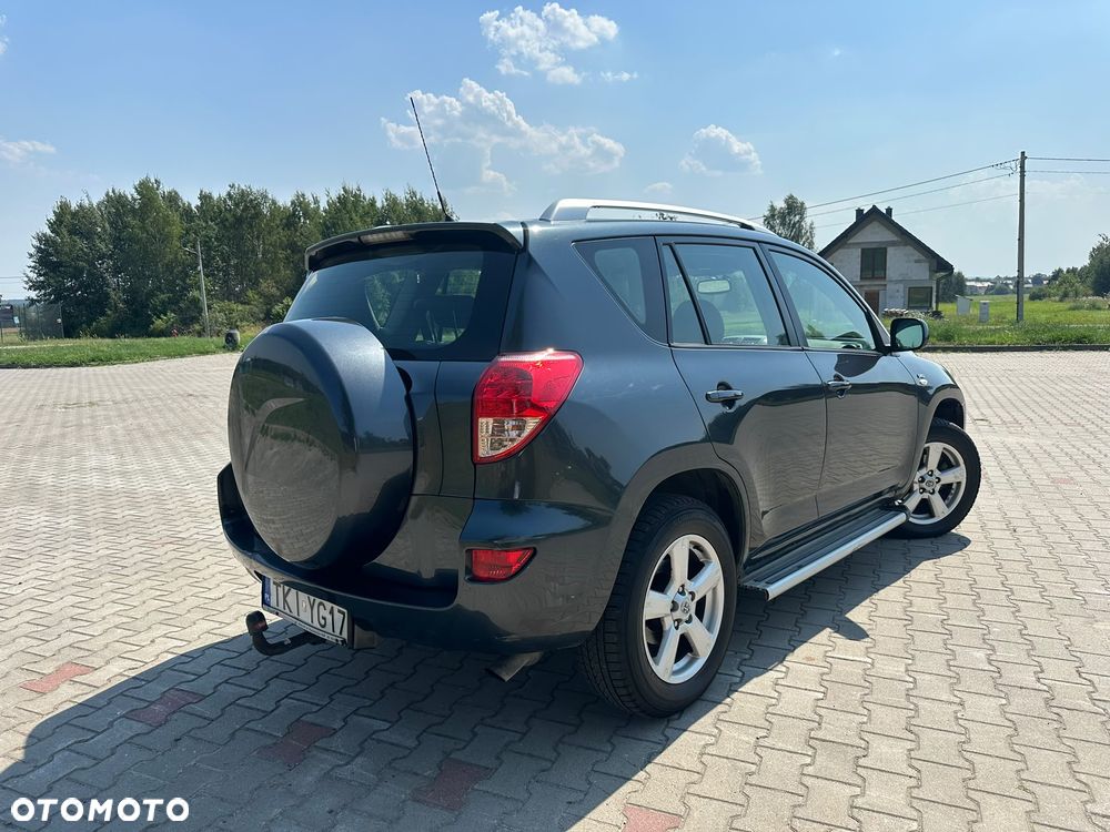Toyota RAV4 2.2 D-4D Premium - 3
