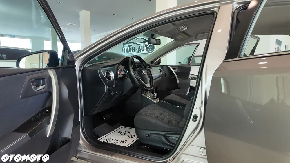 Toyota Auris 1.8 HSD Prestige - 24