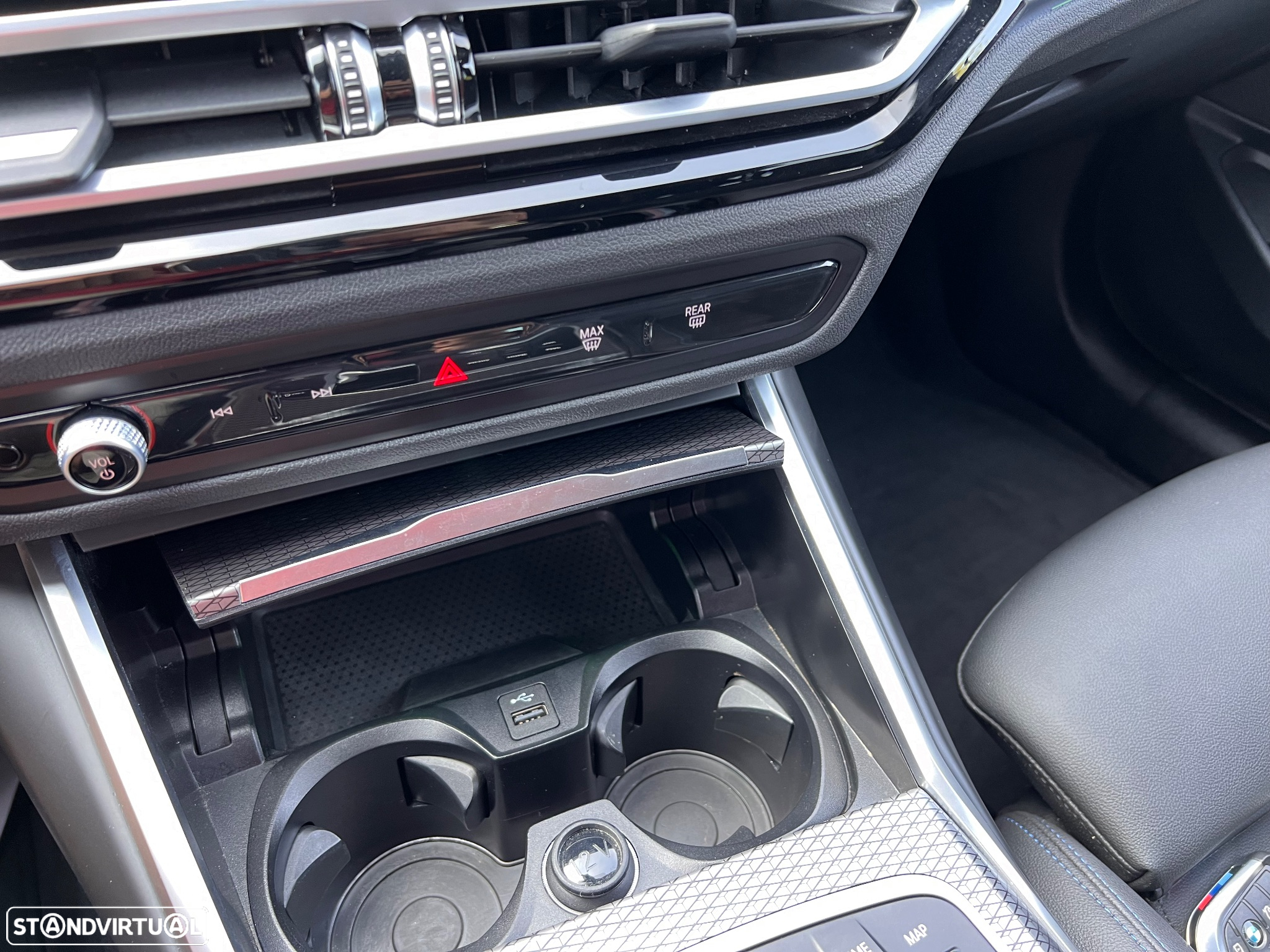 BMW 330 e Touring Pack M Auto - 26