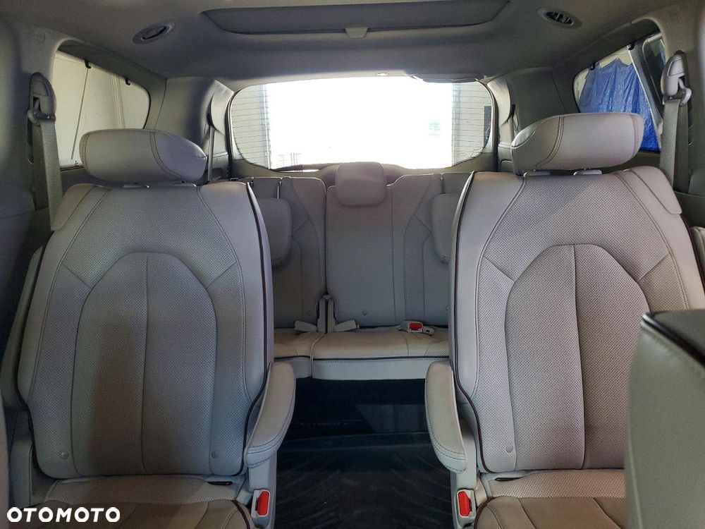Chrysler Pacifica - 9