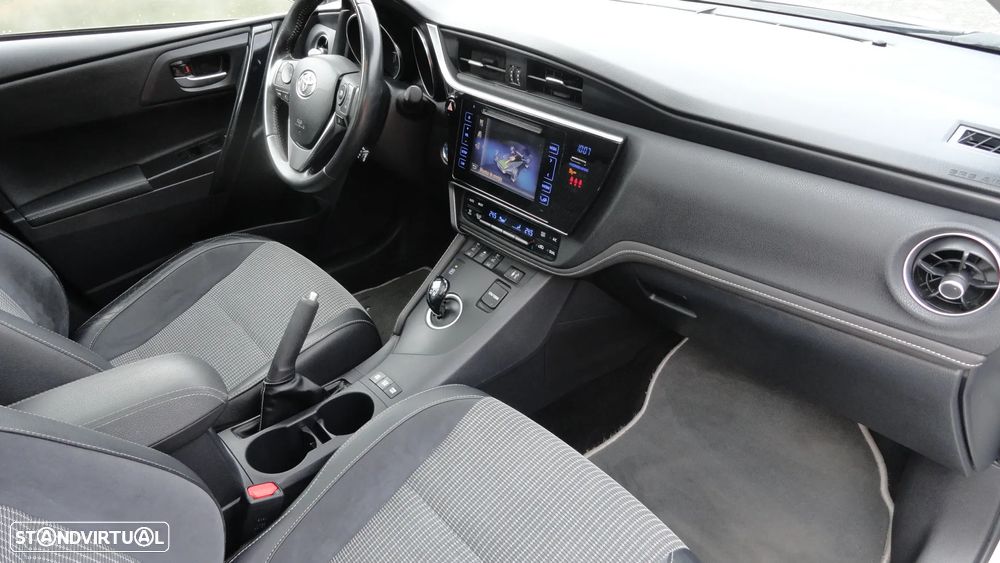 Toyota Auris Touring Sports 1.8 HSD Exclusive +TSS+Navi - 20