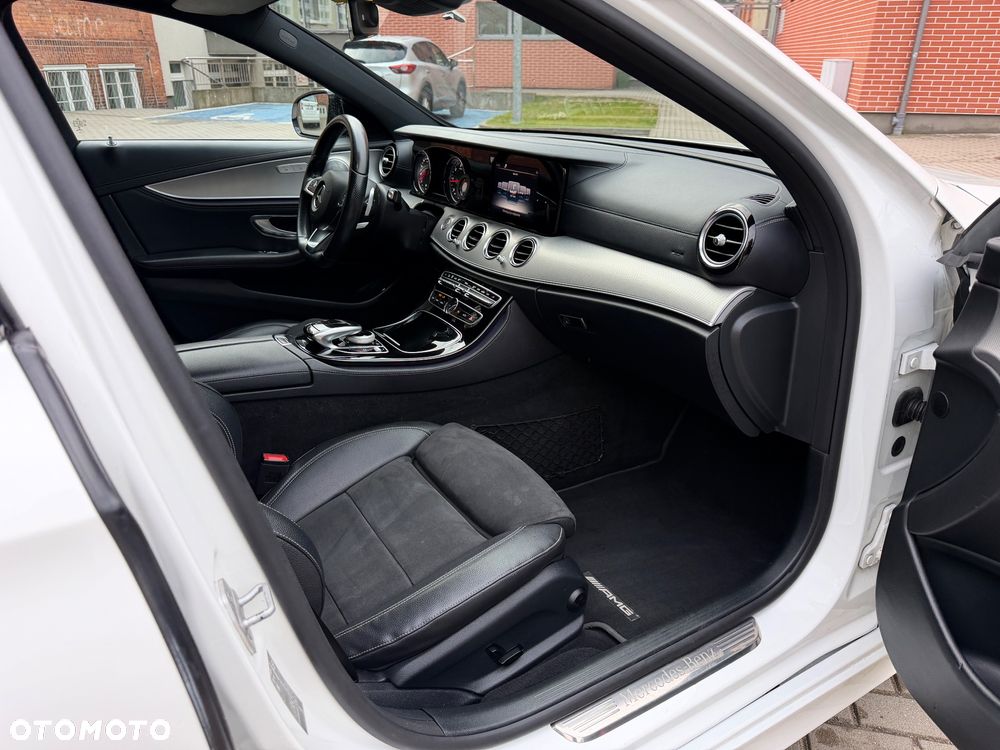 Mercedes-Benz Klasa E 220 d 9G-TRONIC - 40