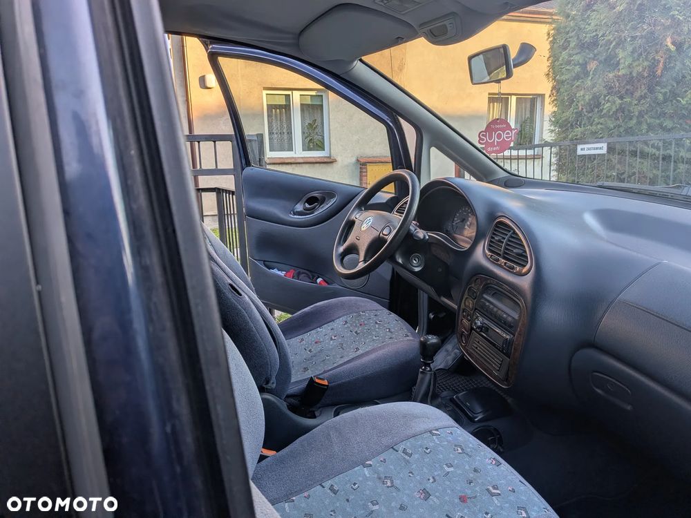 Volkswagen Sharan 1.9 TDI Basis - 13