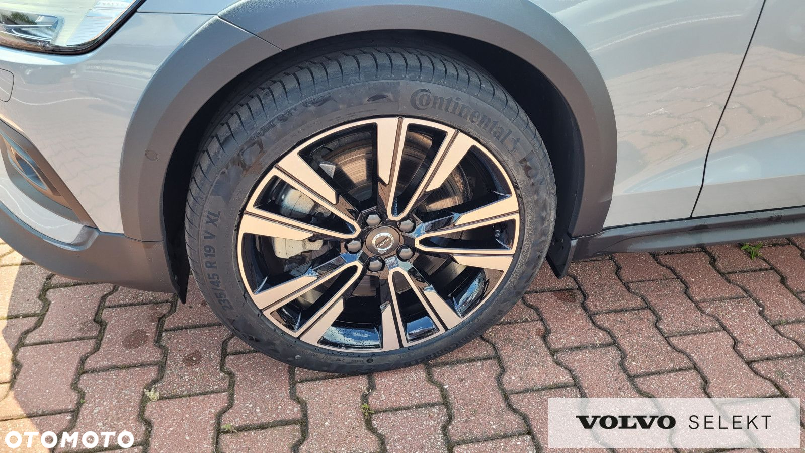 Volvo V60 Cross Country - 12
